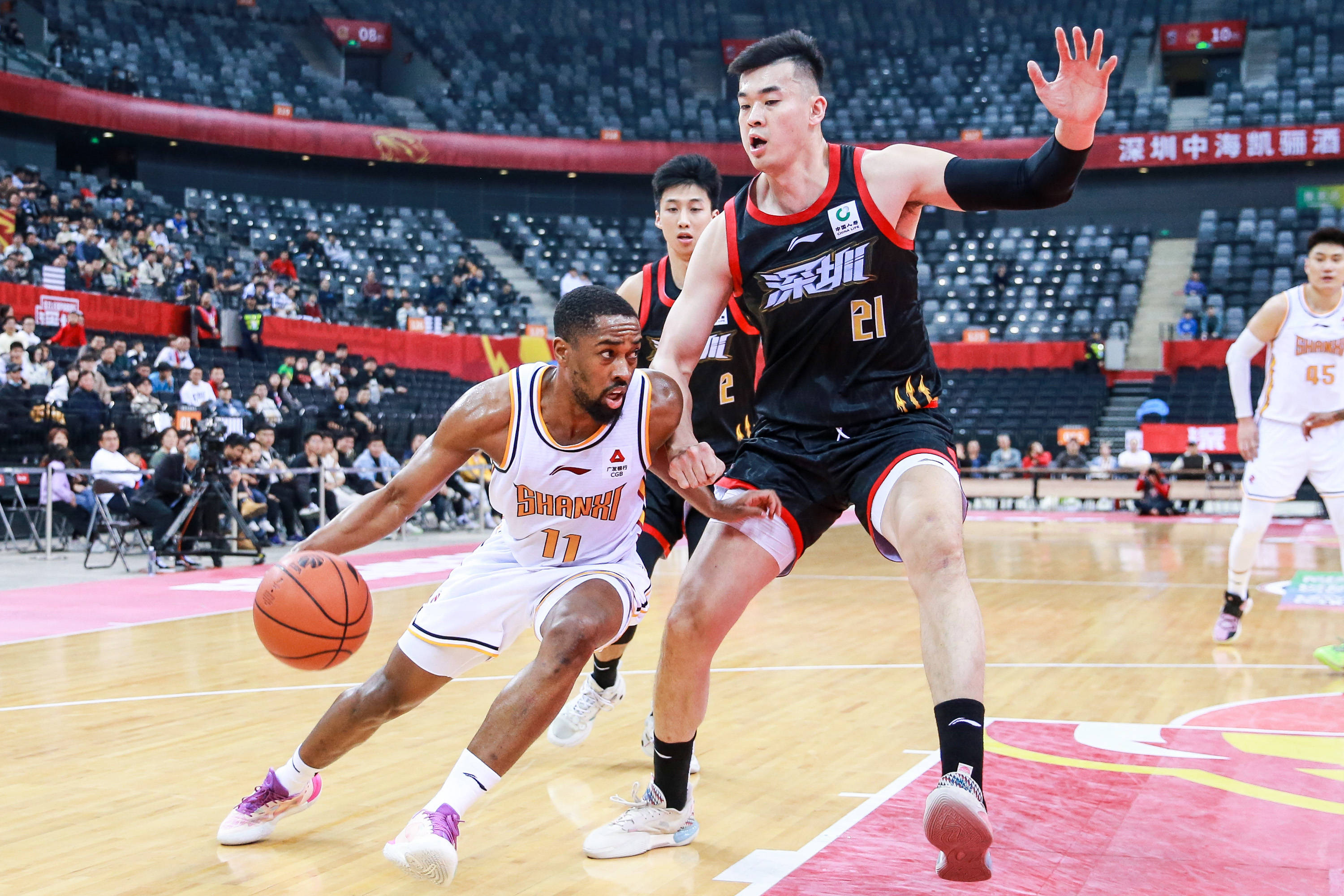 员长期在替 员长期在替