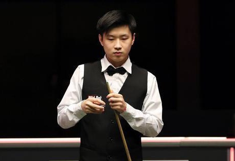 胜利2-1利雅得青年迎6连胜，C罗点射绝杀，哈默德读秒失绝平