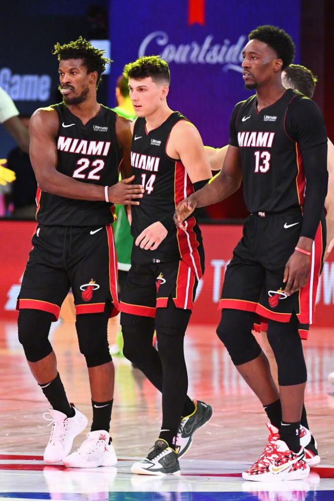 从外线补防 从外线补防