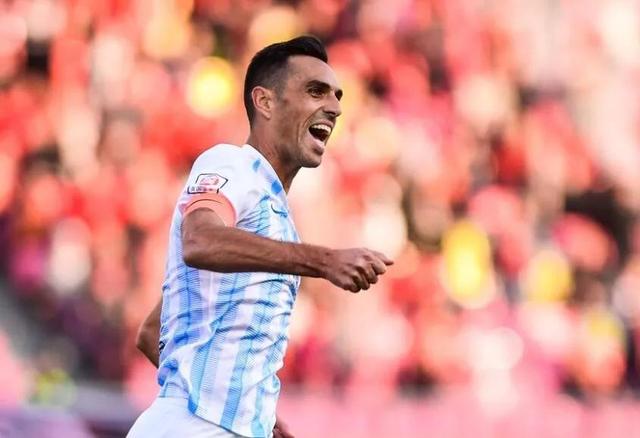 首局她利用 首局她利用